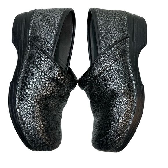 Dansko Pro XP Black Silver Medallion Embossed Patent Clog Sz US 7.5 8 EU 38 - Picture 7 of 17